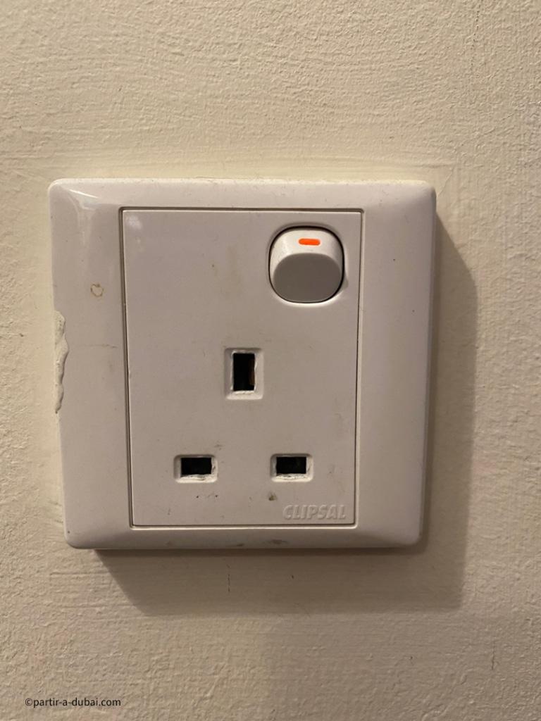 Prise électrique simple à Dubai