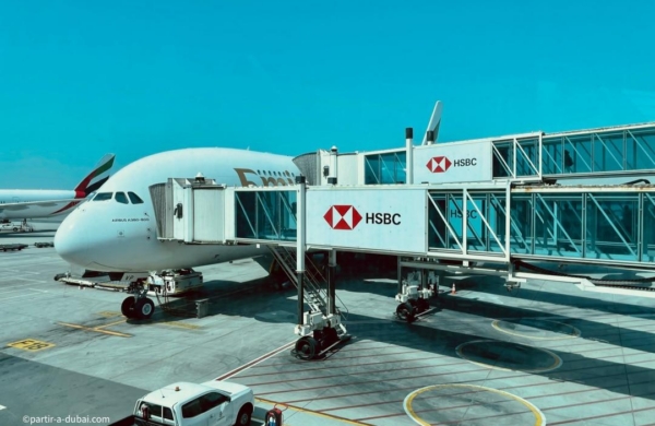 Getting Off the Plane in Dubai: Which Transfer Option Should You Choose?